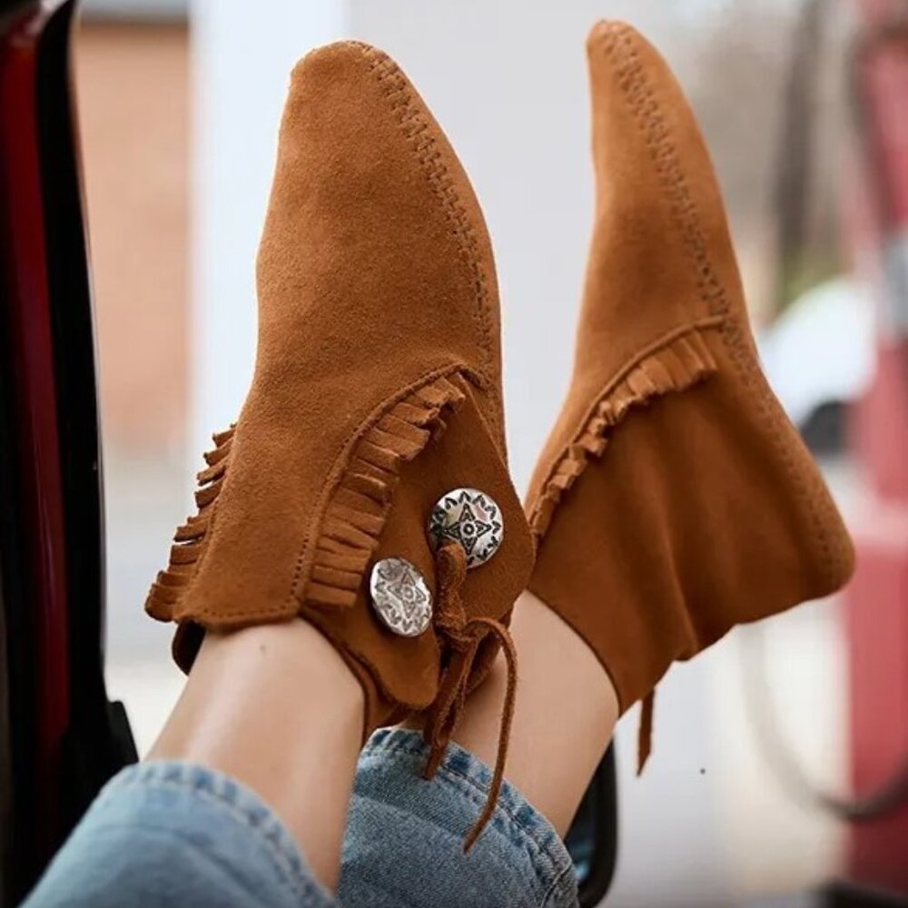Minnetonka Fringe Suede Hard Sole Moccasin Hippie Boho Moccasins